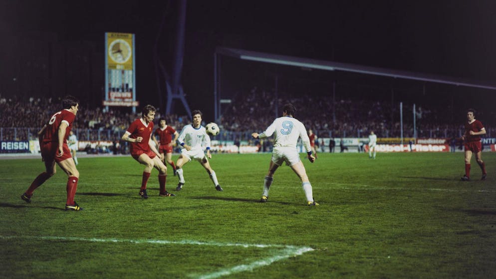 Der Letzigrund im Wandel der Zeit. Zuschauerrekord: Offiziell sahen sich 30'500 Zuschauer den Halbfinal-Kracher im europäischen Meistercup zwischen dem FCZ und dem FC Liverpool am 6. April 1977 im Letzigrund an. Trotz 1:0-Führung musste sich der FCZ am Ende 1:3 geschlagen geben. Das Rückspiel in England verloren die Zürcher 0:3.