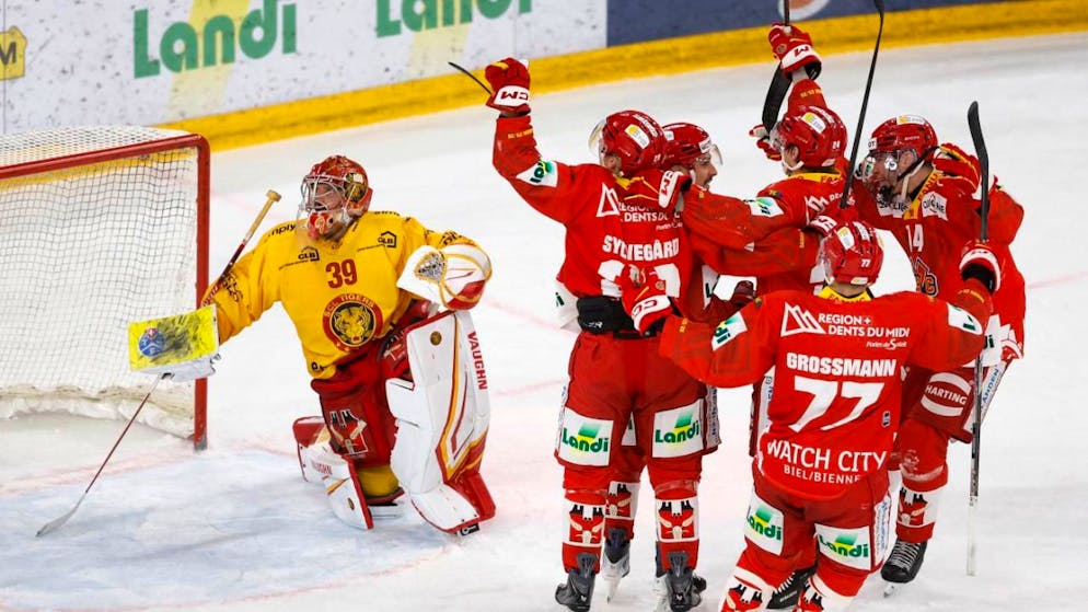 Die Lakers sind weiter im Tief - Gallery. Fabio Hofer entscheidet eine spektakuläre Partie gegen die SCL Tigers dank seines zweiten Treffers für Biel