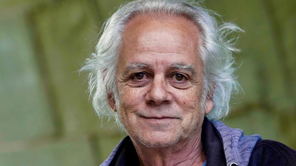 Felix Tissi hat sich mit elf Filmen einen Namen gemacht. Doch dann hat der Filmemacher vom Drehbuch in die Literatur gewechselt. Jetzt erscheint sein zweiter Band mit leichtfüssigen Kurzgeschichten.