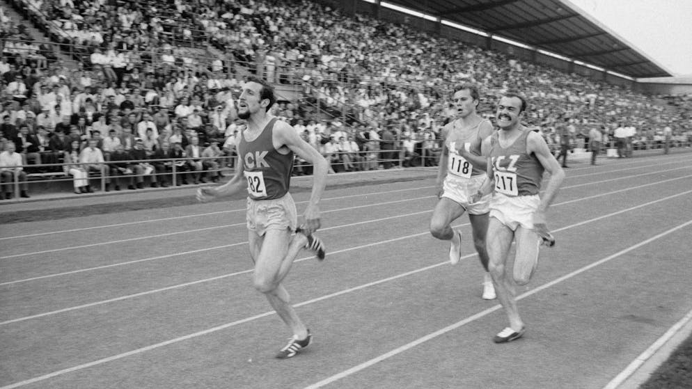 Der Letzigrund im Wandel der Zeit. Sprinten auf der neuen Tartarbahn des Letzigrunds im Jahr 1969.