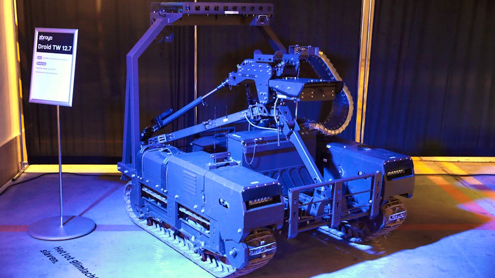 Der Droid TW 12.7 im April 2025 auf einer Ausstellung anlässlich eines Besuchs einer belgischen Delegation in Kiew. 