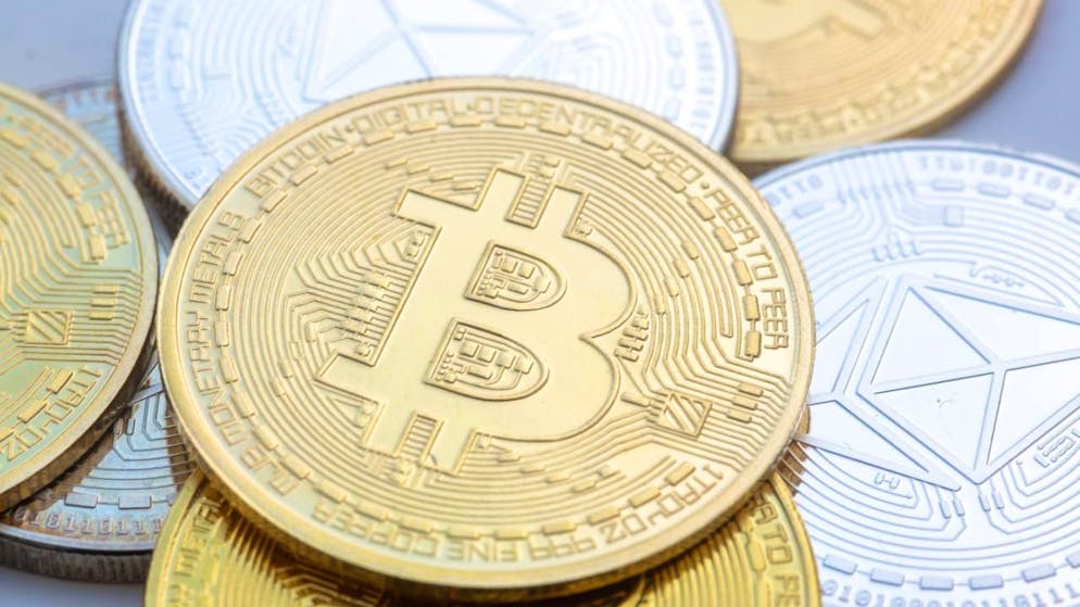 Es herrscht Ausverkaufsstimmung am Markt: Die Bitcoin-Talfahrt setzte sich am Freitagmorgen bis auf 82'000 Dollar fort.