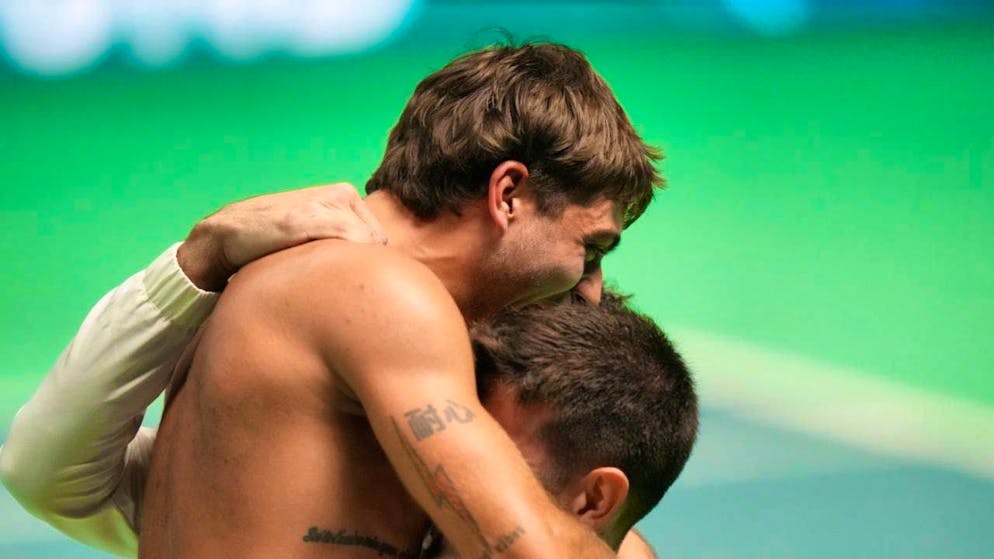 Exuberant joy: Flavio Cobolli fends off seven match points and takes Italy to the Davis Cup final