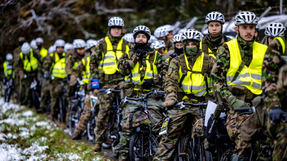 Coup d'envoi du Concours d'armée 2025, 73 patrouilles en lice - Gallery. Les militaires volontaires qui participent au Concours d'armée 2025 sont partis vendredi matin à vélo depuis Lavey-Morcles (VD).
