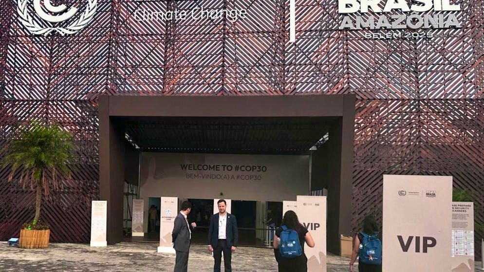 On the outer conference site of the COP30 World Climate Conference, everything looks largely normal the morning after the fire. Photo: Martina Herzog/dpa