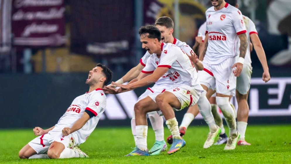 «Den 2. Platz unterschreiben? Wieso sollten wir?» - Gallery. Vor der Nationalmannschaftspause gelang ein Last-Minute-Sieg in Genf - es war der sechste Vollerfolg in Serie