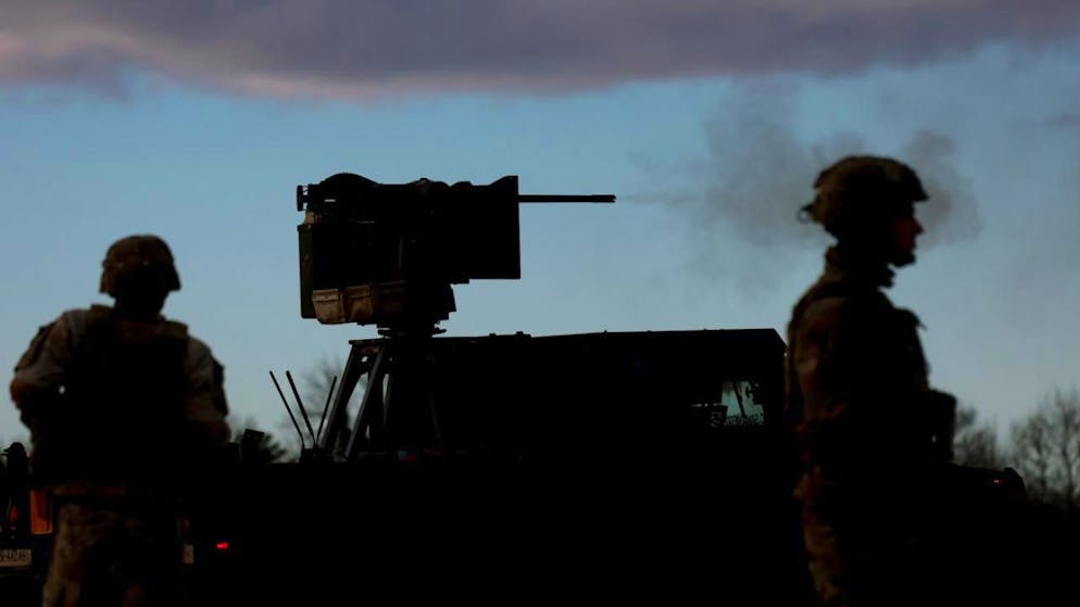 Kiev et les Européens sont sous mis sous pression par le plan Trump pour accepter que les deux régions du bassin minier du Donbass ainsi que la Crimée annexée en 2014, seraient "reconnues de facto comme russes, y compris par les États-Unis". Moscou recevrait encore d'autres territoires.