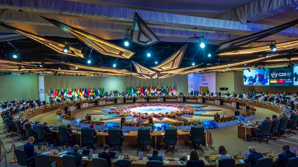 The opening session of the G20 summit. The agenda includes the economy, energy and climate change.