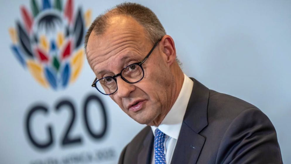 Bundeskanzler Friedrich Merz (CDU) nimmt an einer Pressekonferenz nach dem G20-Gipfeltreffen teil. Der G20 Gipfel fand erstmalig in Afrika statt. Foto: Michael Kappeler/dpa