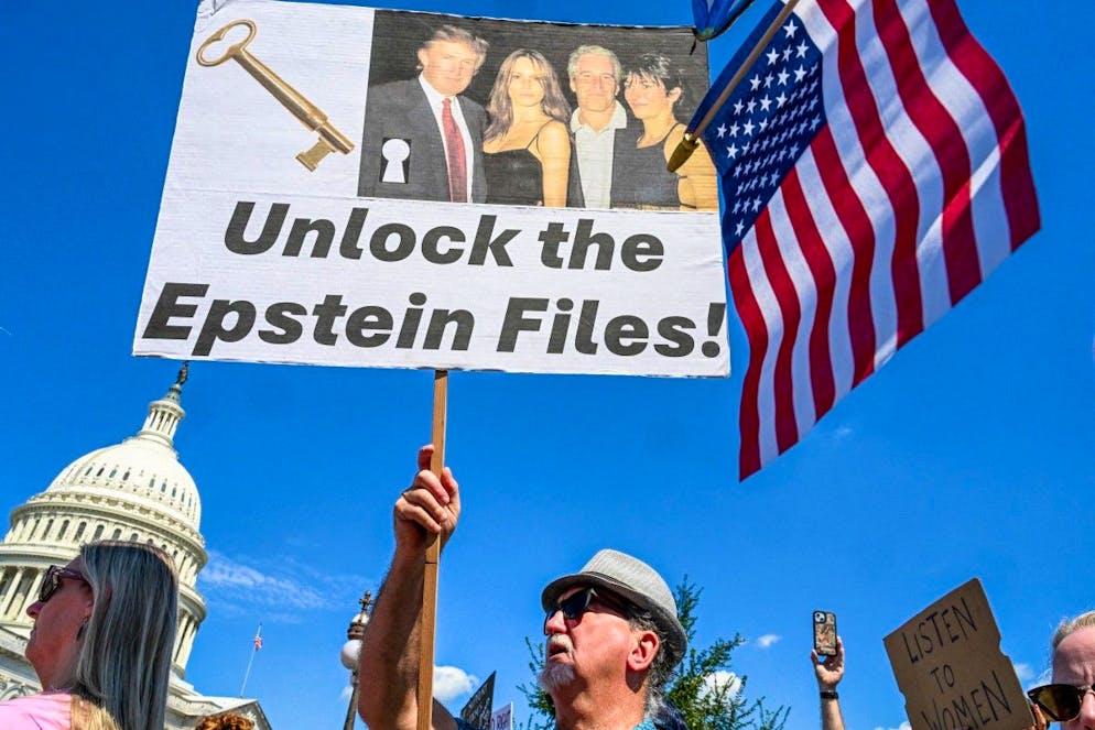 Beaucoup de manifestations ont eu lieu demandant la publication du dossier Epstein (archives).