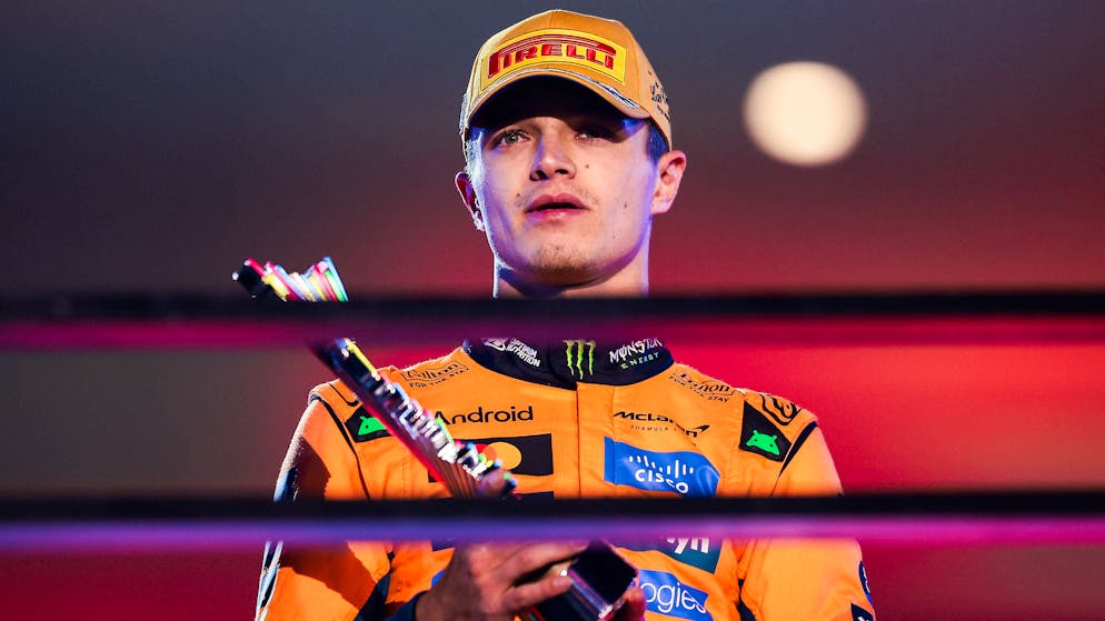 The consequences are dramatic. World championship leader Norris and Piastri are disqualified