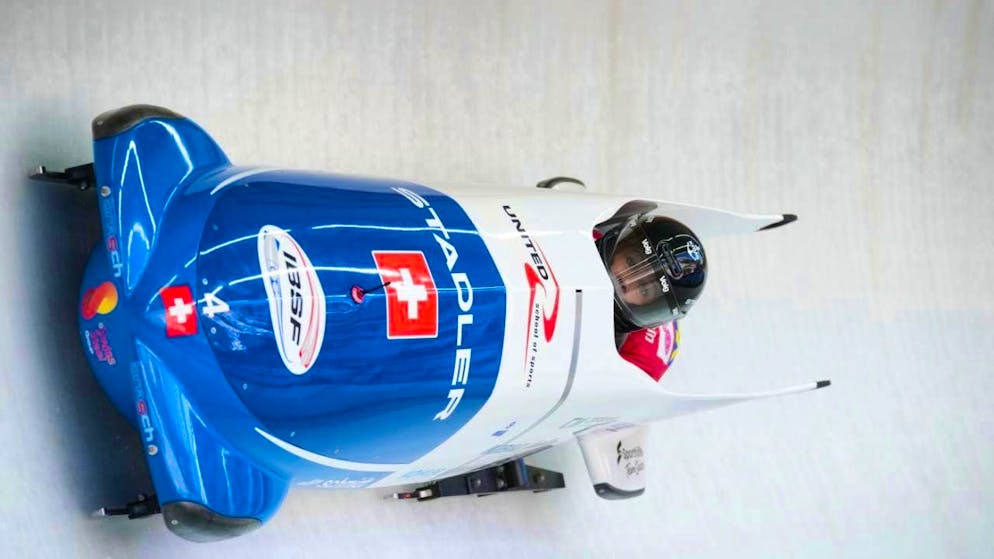 Podium finish out of reach for Swiss bobsleigh women - Gallery. Melanie Hasler and the invisible Nadja Pasternack shoot towards the finish line on the Olympic track