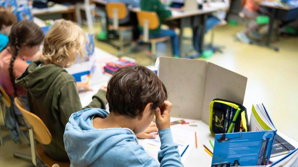 Warum das Zählen mit den Fingern bei Primarschulkindern kein Rückschritt ist: Eine Schweizer Langzeitstudie räumt mit alten Vorurteilen auf. (Archivbild)