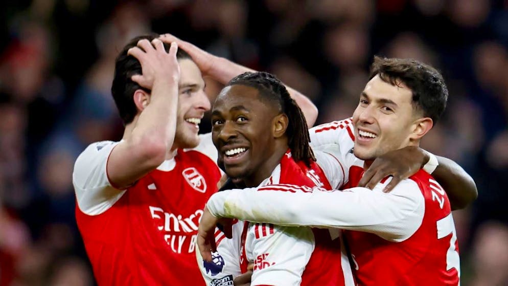 Eberechi Eze (Mitte) ist der gefeierte Mann beim Derbysieg von Arsenal