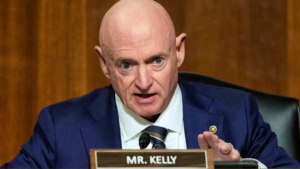 ARCHIV - Der demokratische Senator Mark Kelly. Foto: Ben Curtis/AP/dpa/Archivbild