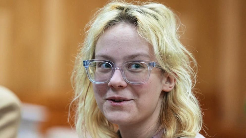 Diana Loginova, in arte Naoko, la cantante di strada 18enne durante un'udienza in tribunale a San Pietroburgo lo scorso 11 novembre. (foto d'archivio)