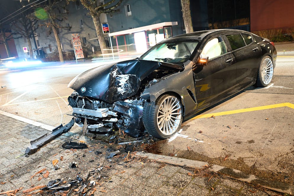 Der BMW wurde bei dem Crash zerstört.