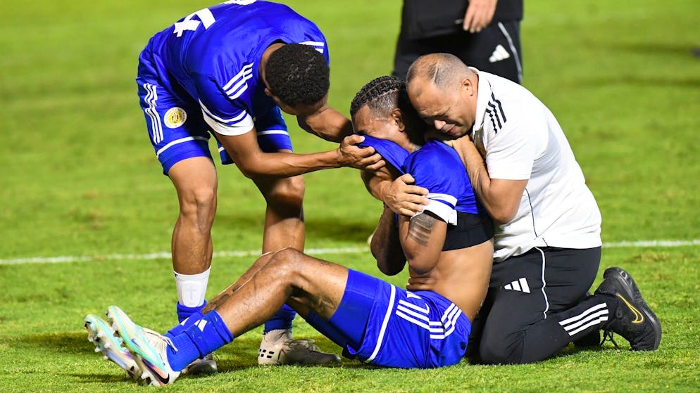 Grosse Emotionen bei Spielern und Betreuern von Curaçao nach der erfolgreichen WM-Quali.