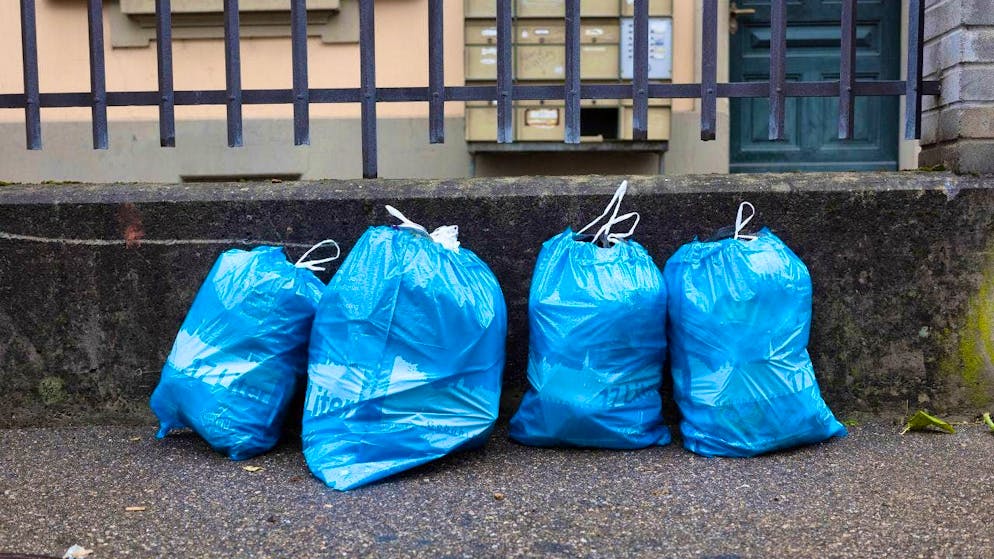 Waste bags could become significantly more expensive in Switzerland in future.