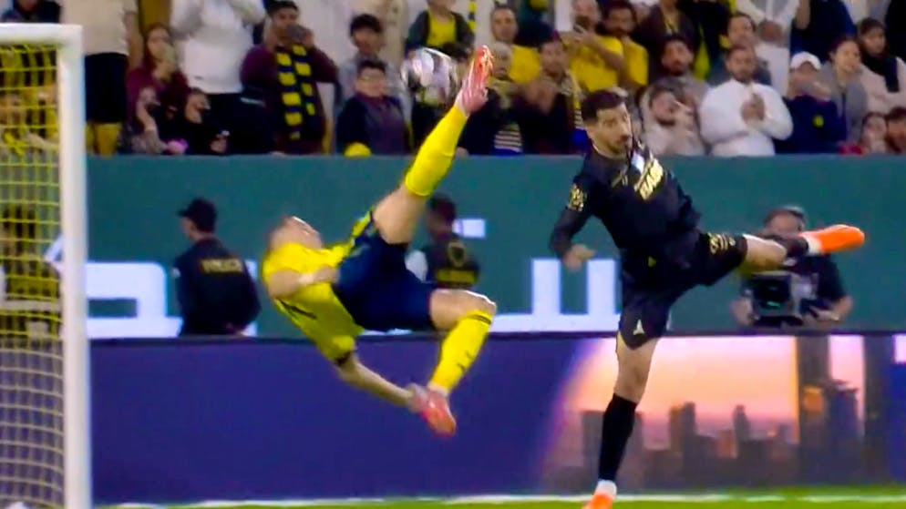 Da ammirare in video. Cristiano Ronaldo segna un gol clamoroso all'età di 40 anni