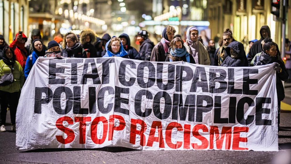 Une nouvelle coalition romande pour dire non au racisme - Gallery. Les revendications prioritaires de la Coalition romande antiraciste portent principalement sur la lutte contre les violences policières (illustration).