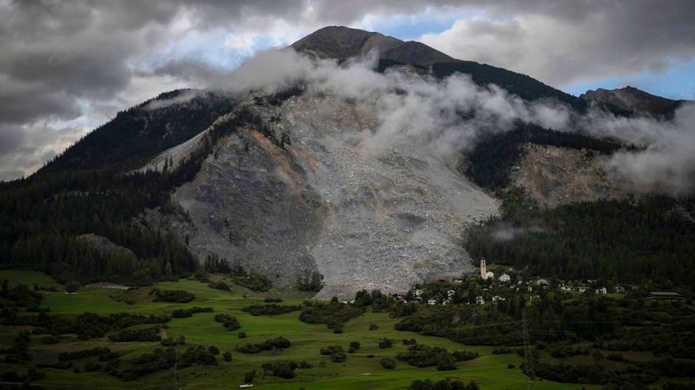 «Wir gehen von Stunden bis Tagen aus». Geologen erwarten grossen Felssturz in Brienz GR