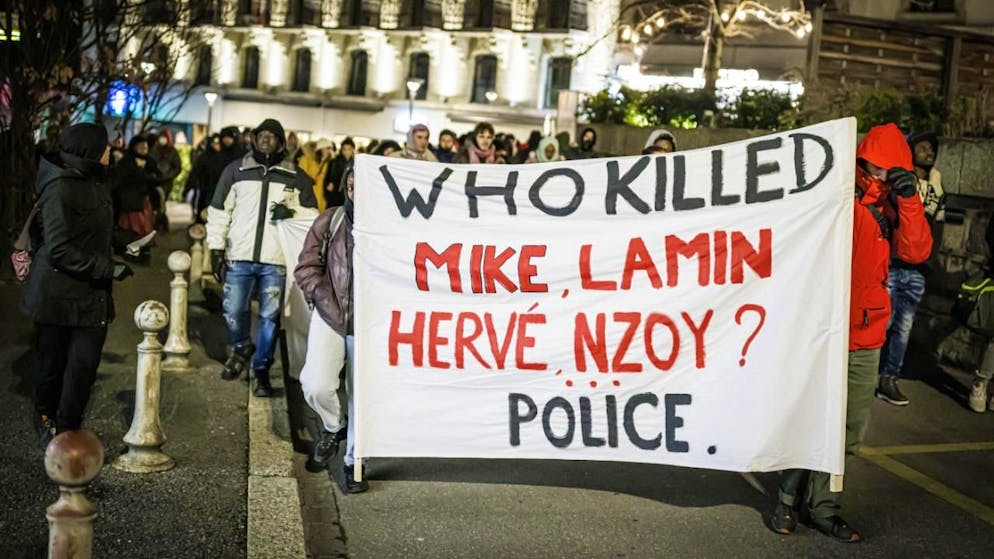 Une nouvelle coalition romande pour dire non au racisme - Gallery. Dans le canton de Vaud, les noms de Mike, Lamin, Hervé et Nzoy sont régulièrement évoqués lors de manifestations contre les violences policières, comme ici en 2023 à Lausanne (archives).