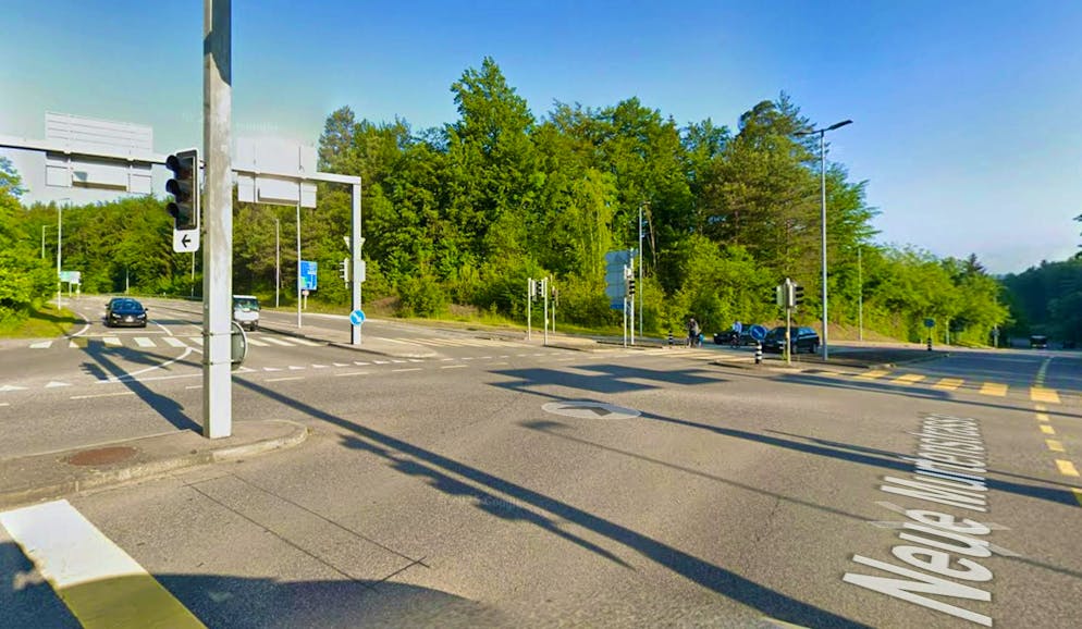 The accident occurred shortly after 2.25 p.m. in the area of the Eymattstrasse/Neue Murtenstrasse junction.