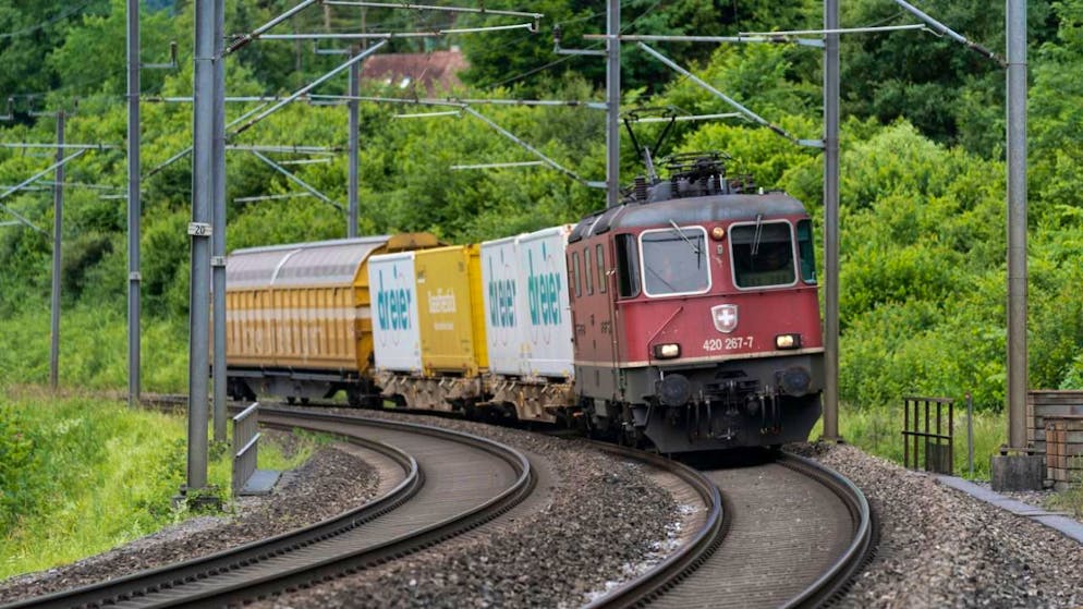 Der Schienengüterverkehr verzeichnet den tiefsten Wert seit 15 Jahren: Nur 9,6 Milliarden Tonnen pro Kilometer wurden 2024 befördert. (Archivbild)