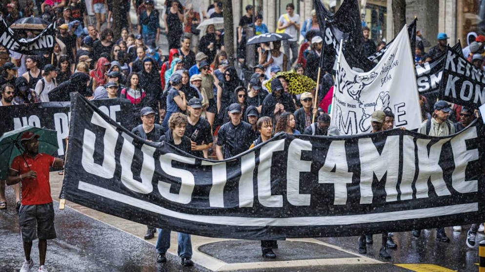 Une nouvelle coalition romande pour dire non au racisme - Gallery. Le collectif "Justice for Mike" a notamment rejoint la Coalition romande antiraciste (illustration).