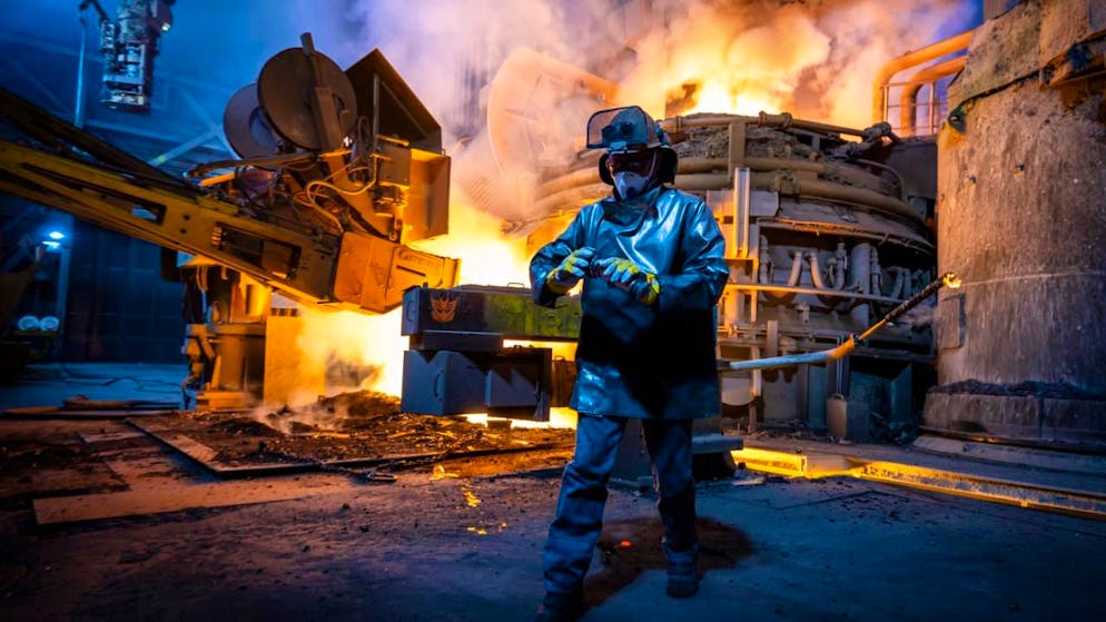 In der Industrie bleibt die Lage am Arbeitsmarkt angespannt. Die Beschäftigung ist dort in der Schweiz im dritten Quartal weiter zurückgegangen. Besser sieht es im Dienstleistungssektor aus.(Symbolbild)