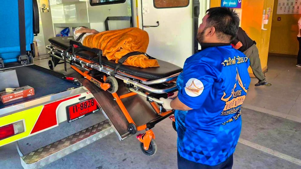 Dead woman discovered alive in coffin in Thailand - Gallery. The woman was taken to hospital last Sunday - she was apparently suffering from low blood sugar levels.