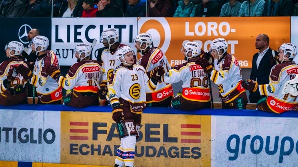 Davos gala against the bottom team - Gallery. Matthew Verboon scores the game-winner for Servette against Gottéron