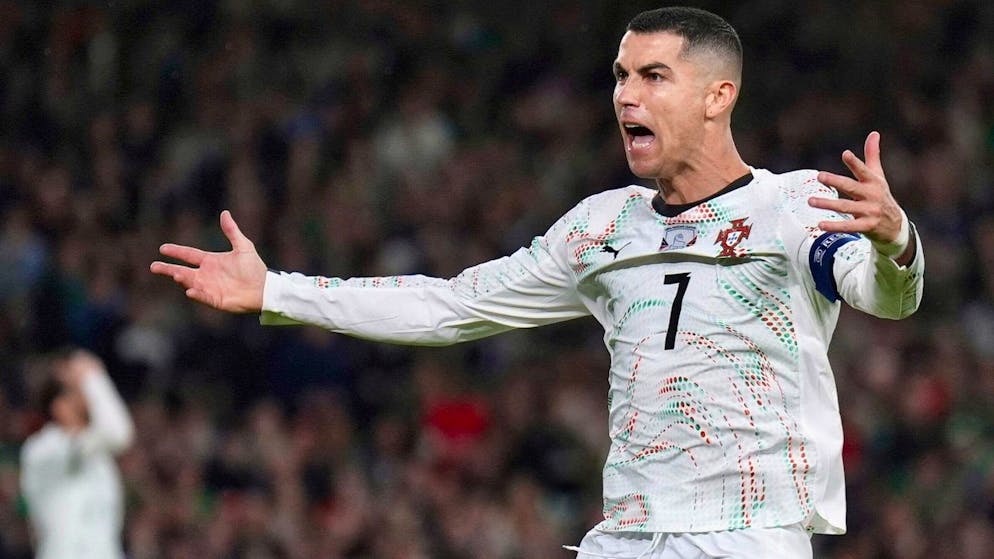 Cristiano Ronaldo, exclu en novembre contre l'Irlande, a été condamné mardi à un match ferme de suspension.