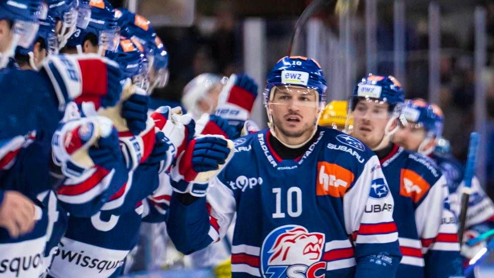 Davos gala against the bottom team - Gallery. Sven Andrighetto leads the ZSC Lions to victory against Ambri with two goals