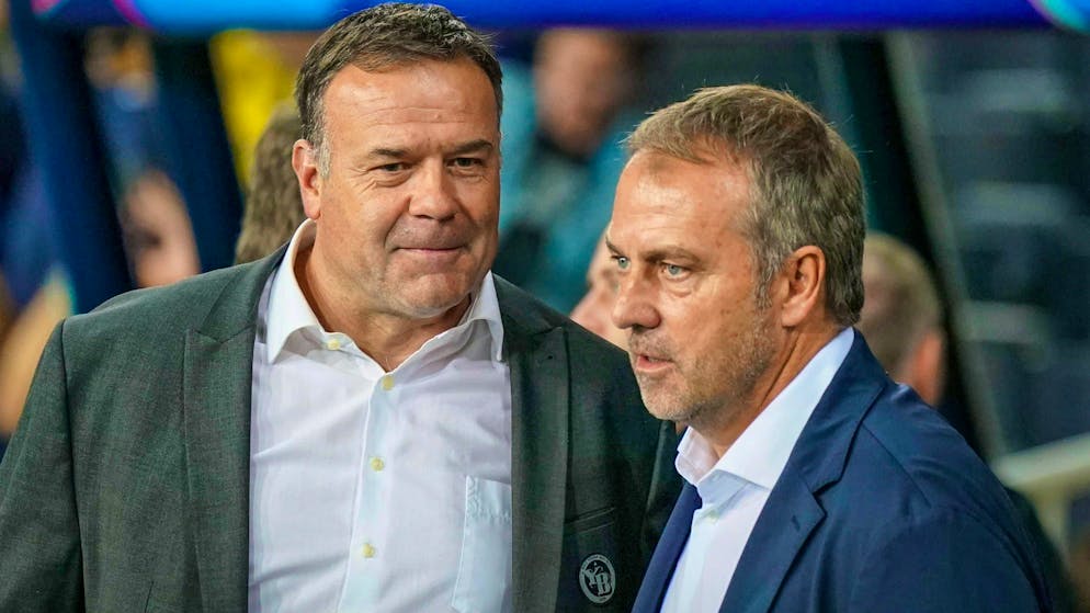 Patrick Rahmen admires Barça coach Hansi Flick.