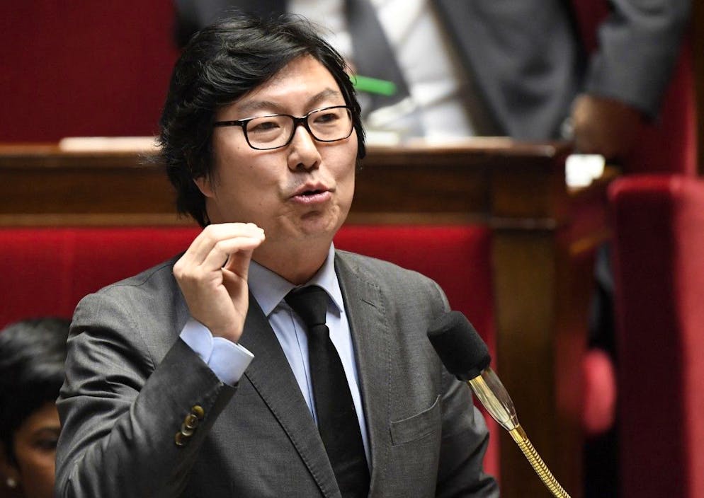 L'ancien secrétaire d'État Jean-Vincent Placé, déjà condamné pour harcèlement sexuel en 2021, sera jugé à Paris pour agression sexuelle sur deux femmes entre 2016 et 2017.