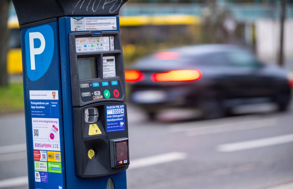 In Bayern soll ein Staatsbeamter Geld von Parkautomaten entwendet haben (Symbolbild).