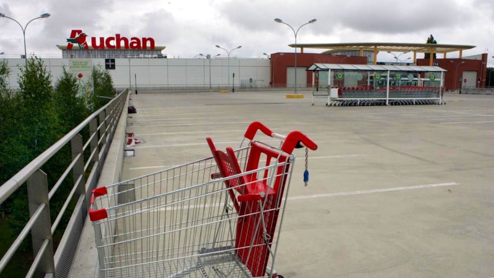 Auchan Retail, la branche distribution du groupe veut créer une "entité juridique dédiée" pour continuer à exploiter les magasins qui changeraient d'enseigne, via un contrat de franchise conclu avec Intermarché (archives).