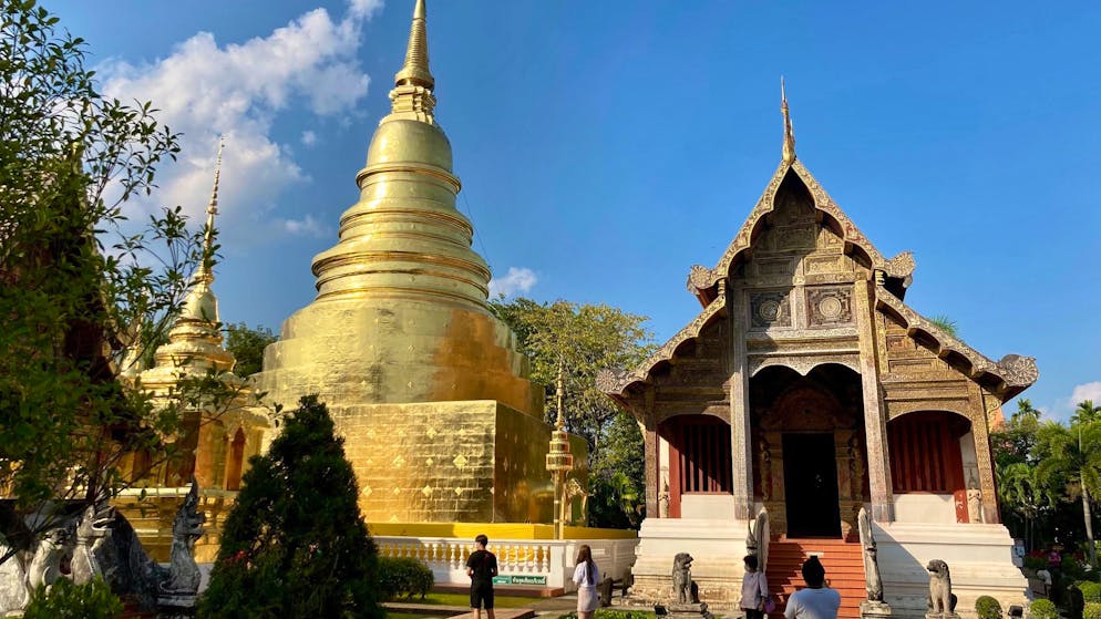 Totgeglaubte in Thailand lebend im Sarg entdeckt - Gallery. Im überwiegend buddhistischen Thailand finden die Einäscherungen meist in Tempeln statt.