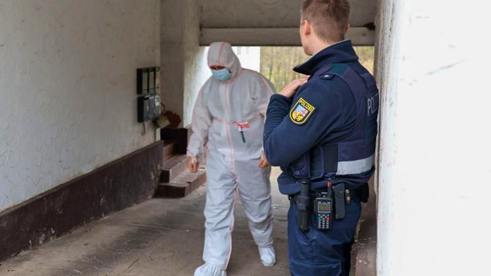 Die Spurensicherung der deutschen Polizei ist im Einsatz. Foto: Brandon Lee Posse/dpa