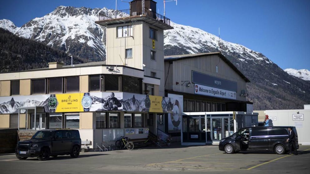 Il 17 agosto oltre il 54% degli aventi diritto di voto degli undici Comuni dell'Alta Engadina ha approvato il credito per rinnovare lo scalo più alto d'Europa. I comuni si faranno carico di 38 milioni di franchi e garanti di altri 20 milioni. (immagine d'archivio)