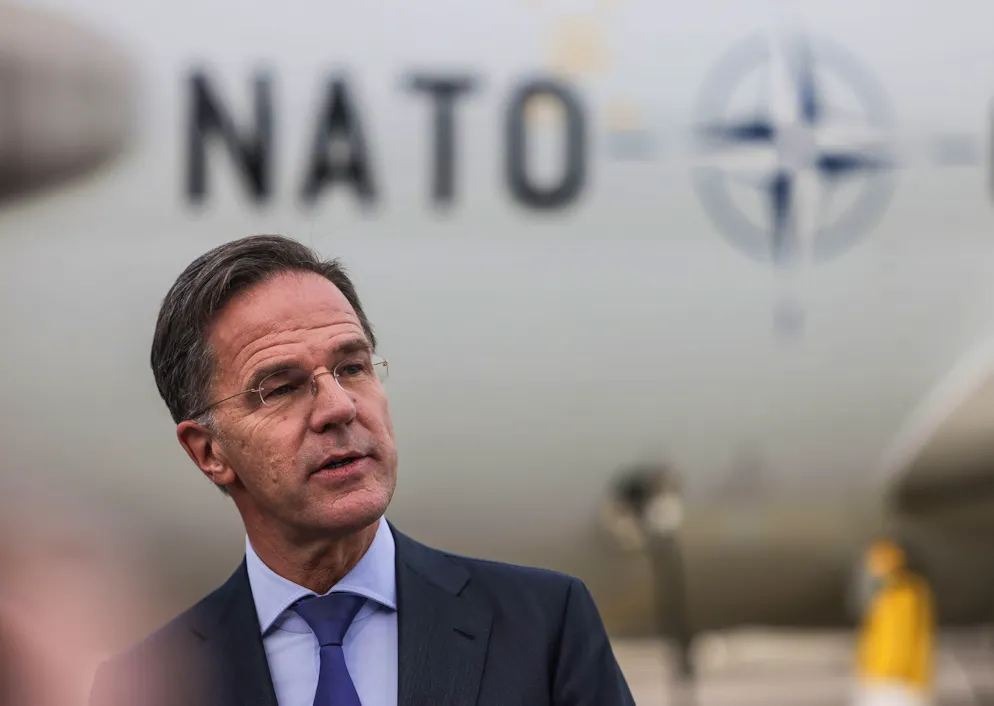 Mark Rutte führt die militärische Schlagkraft des Irans auf die Zusammenarbeit des Landes mit Russland zurück.