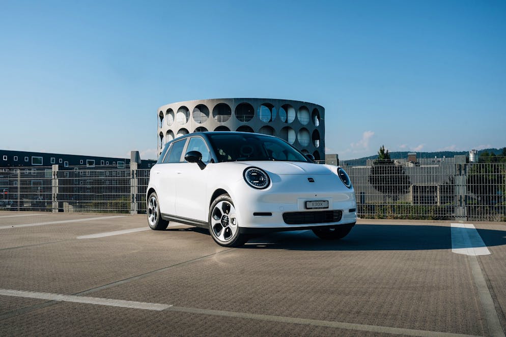 Bei sommerlichen Temperaturen ist eine Reichweite von 345 km realistisch.