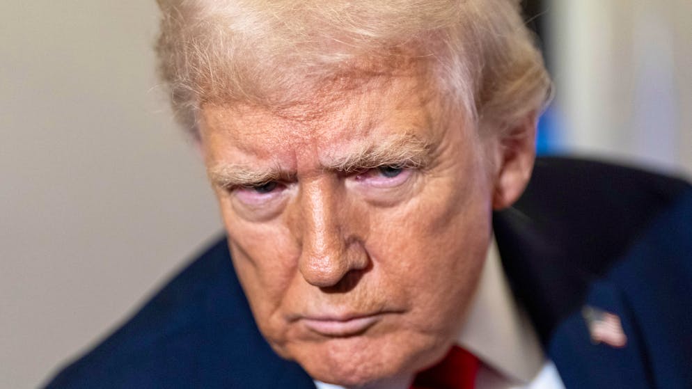 Donald Trump souhaite revenir sur une norme visant à restreindre les émissions de particules fines.