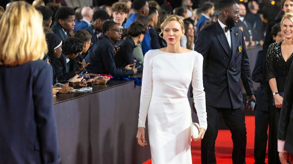 Ora sempre in bianco. Il mistero del look immacolato della principessa Charlène di Monaco, cosa c'è dietro?