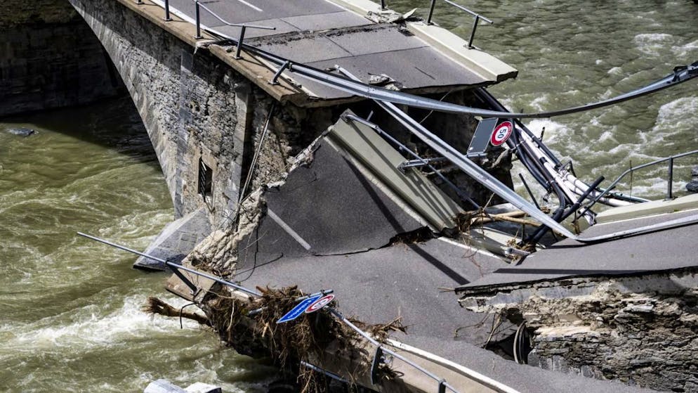 Die zerstörte Visletto-Brücke im Kanton Tessin, aufgenommen am 1. Juli 2024. (Archivbild)