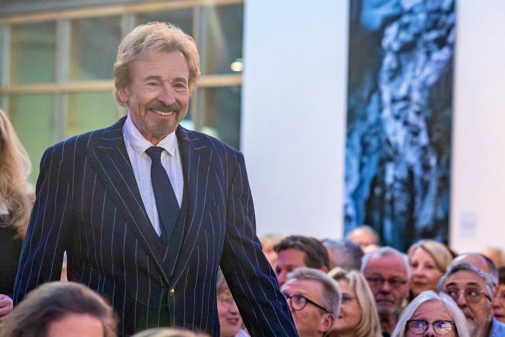 Thomas Gottschalk hat Krebs. Trotz seines Befundes und den Operationen trat er weiterhin öffentlich auf. Bei der Bambi-Gala vor zwei Wochen irritierte Gottschalk mit einem fahrigen Auftritt: Er verwechselte Cher mit einem Double und kassierte Buh-Rufe. Gottschalk erklärt nun, dass er wegen der Krankheit starke Schmerzmittel nehmen müsse (Archivbild).