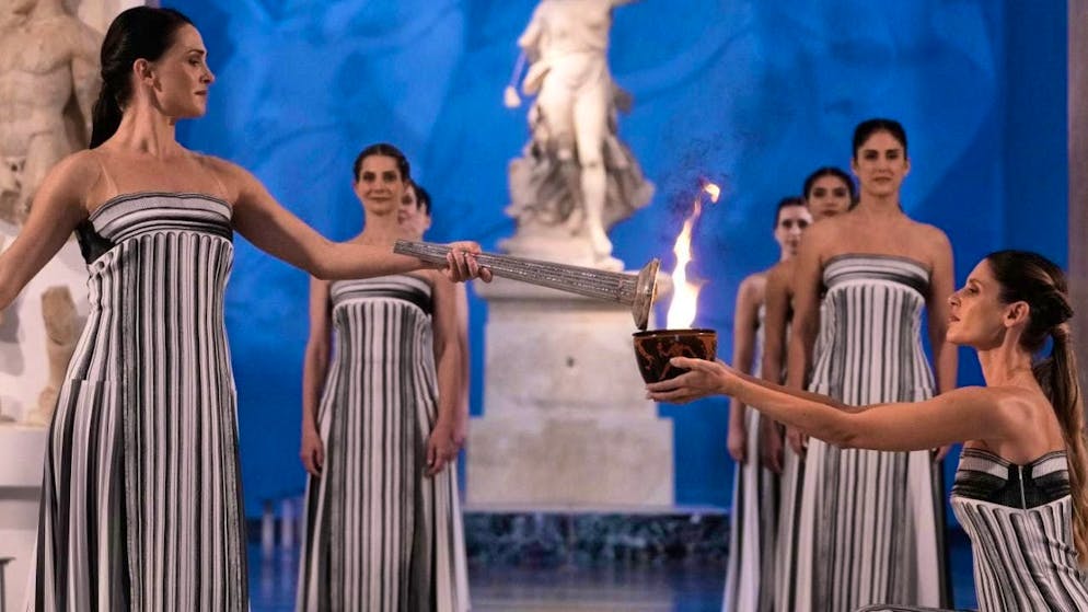 The Olympic flame is burning, the journey towards Milan has begun