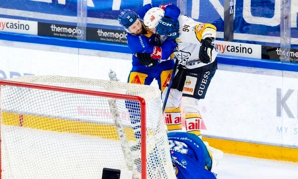 Gli arbitri lo avevano punito con 5' più penalità di partita